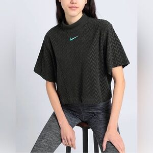 Nike Women's Green Textured Crop Top